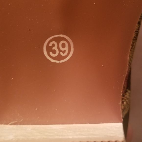 Unique boots - Picture 6 of 6